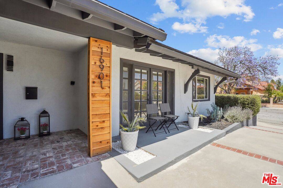 Northridge, CA 91343,16901 Kinzie St