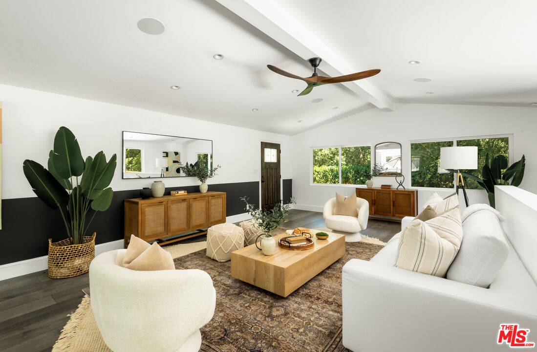 Topanga, CA 90290,508 GLEN TRL