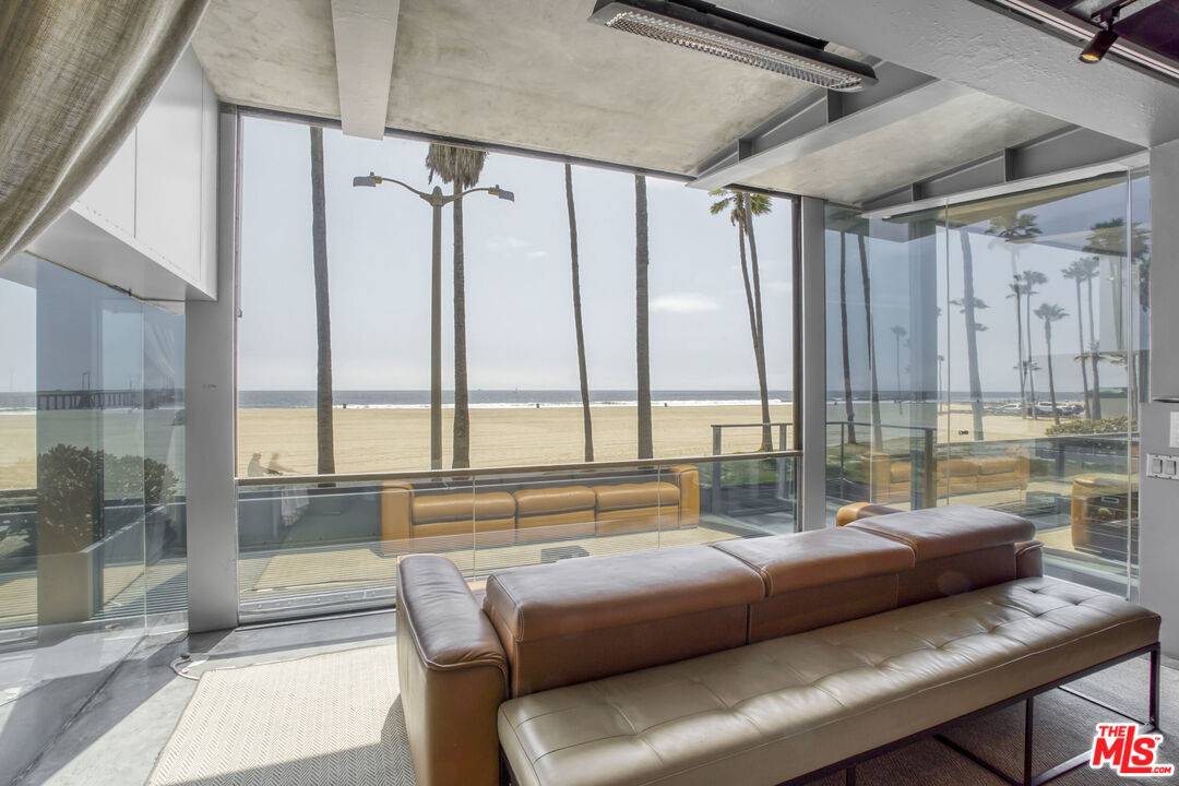 Venice, CA 90291,2911 Ocean Front Walk