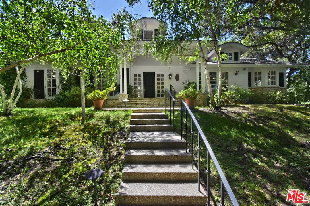 Encino, CA 91436,3935 Valley Meadow Rd