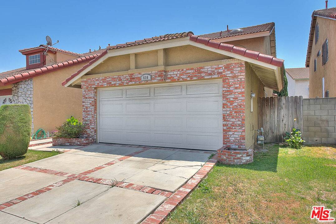 Compton, CA 90220,616 W Almond St
