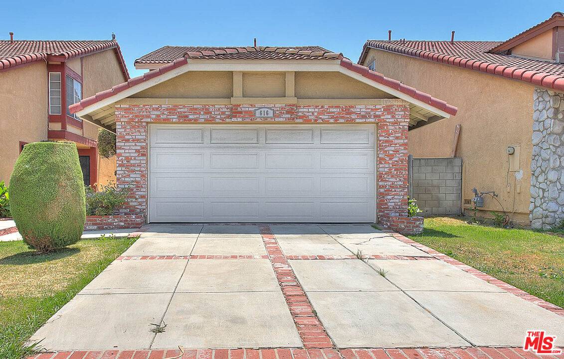 Compton, CA 90220,616 W Almond St