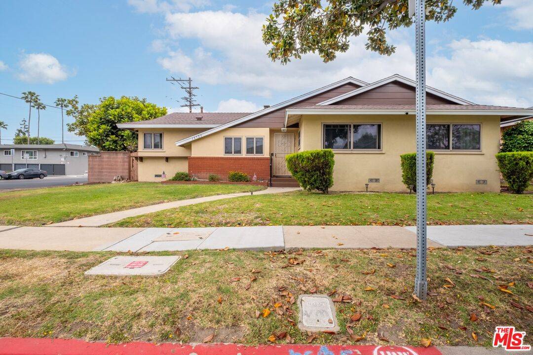 Inglewood, CA 90303,10725 S 8th Ave