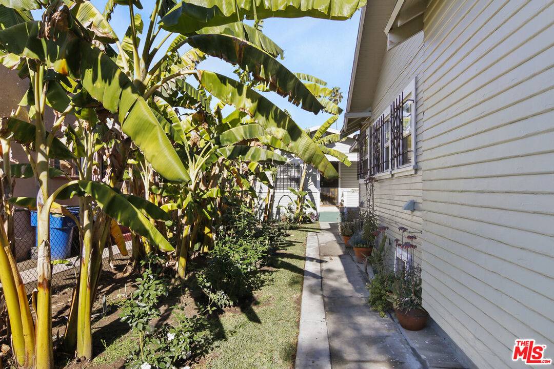 Los Angeles, CA 90018,1451 W 37th Dr