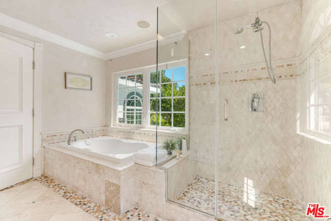 Encino, CA 91316,4507 BALBOA AVE