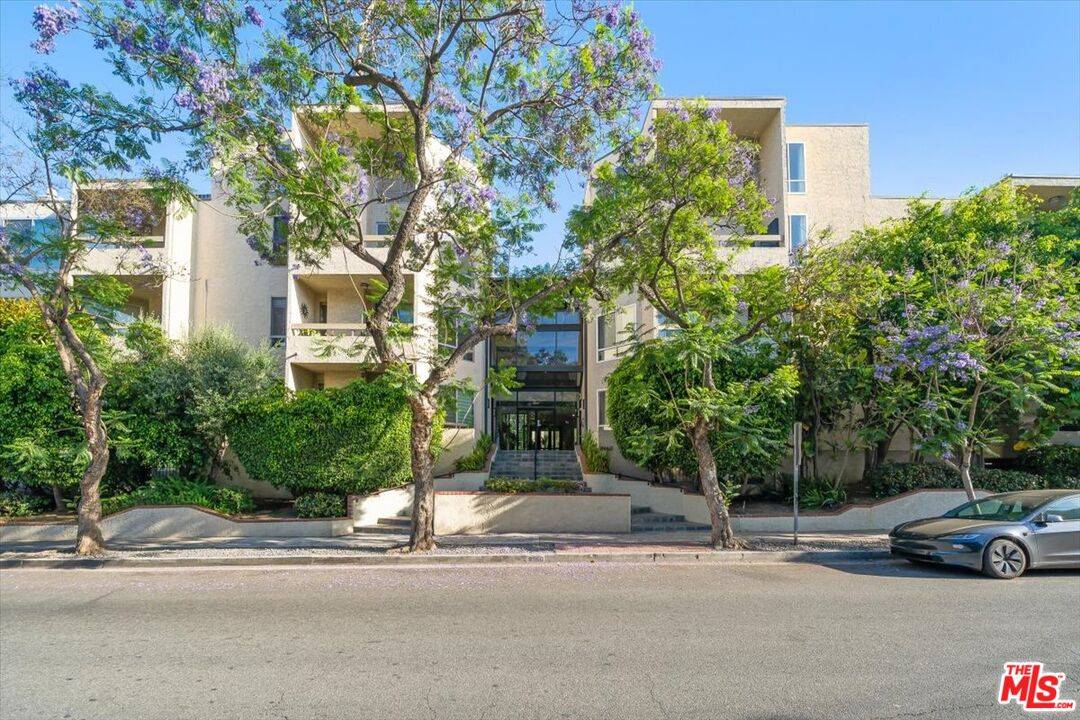 West Hollywood, CA 90069,8960 Cynthia St #211