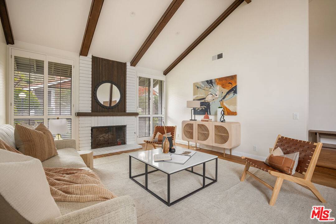 Pacific Palisades, CA 90272,1321 Avenida De Cortez