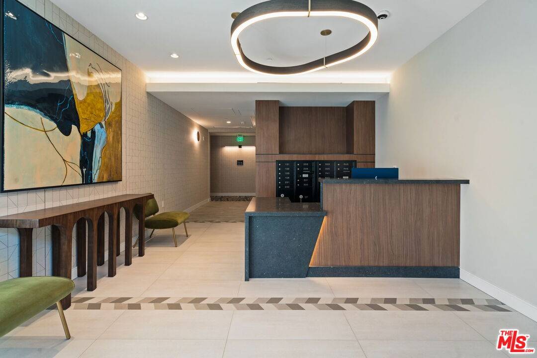 Beverly Hills, CA 90211,160 N La Peer Dr #201
