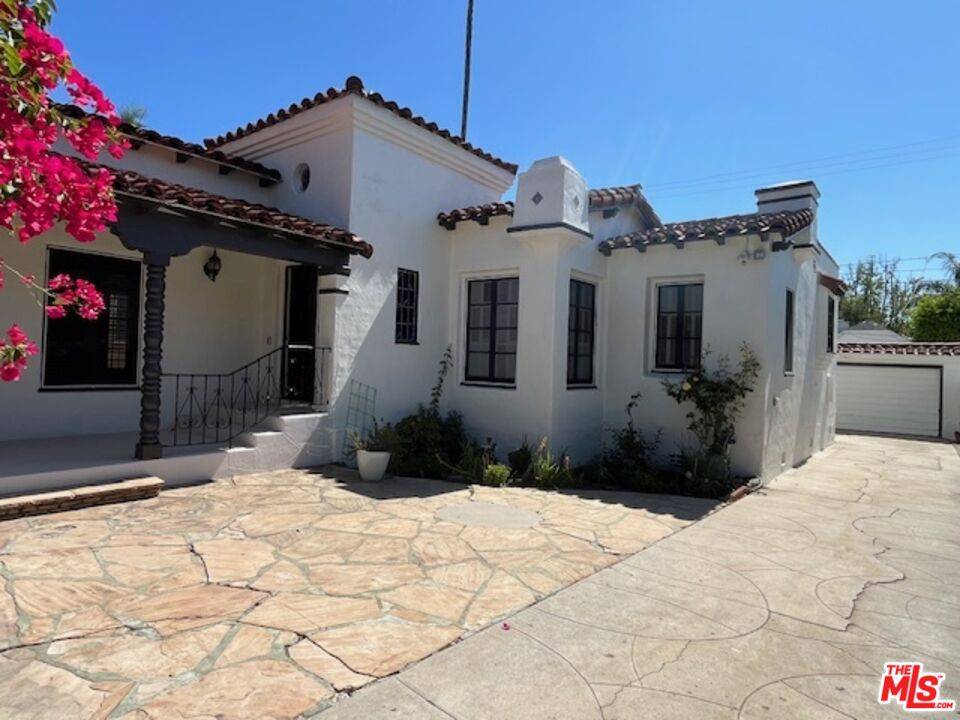 Beverly Hills, CA 90211,168 N DOHENY DR
