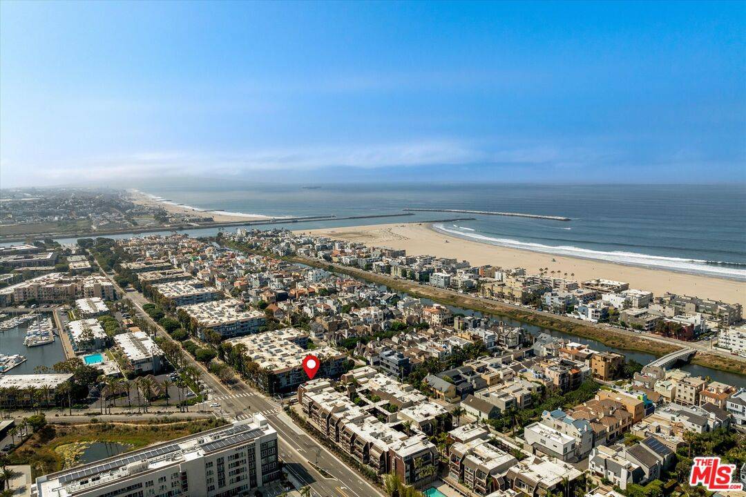 Marina Del Rey, CA 90292,4350 Via Dolce #208