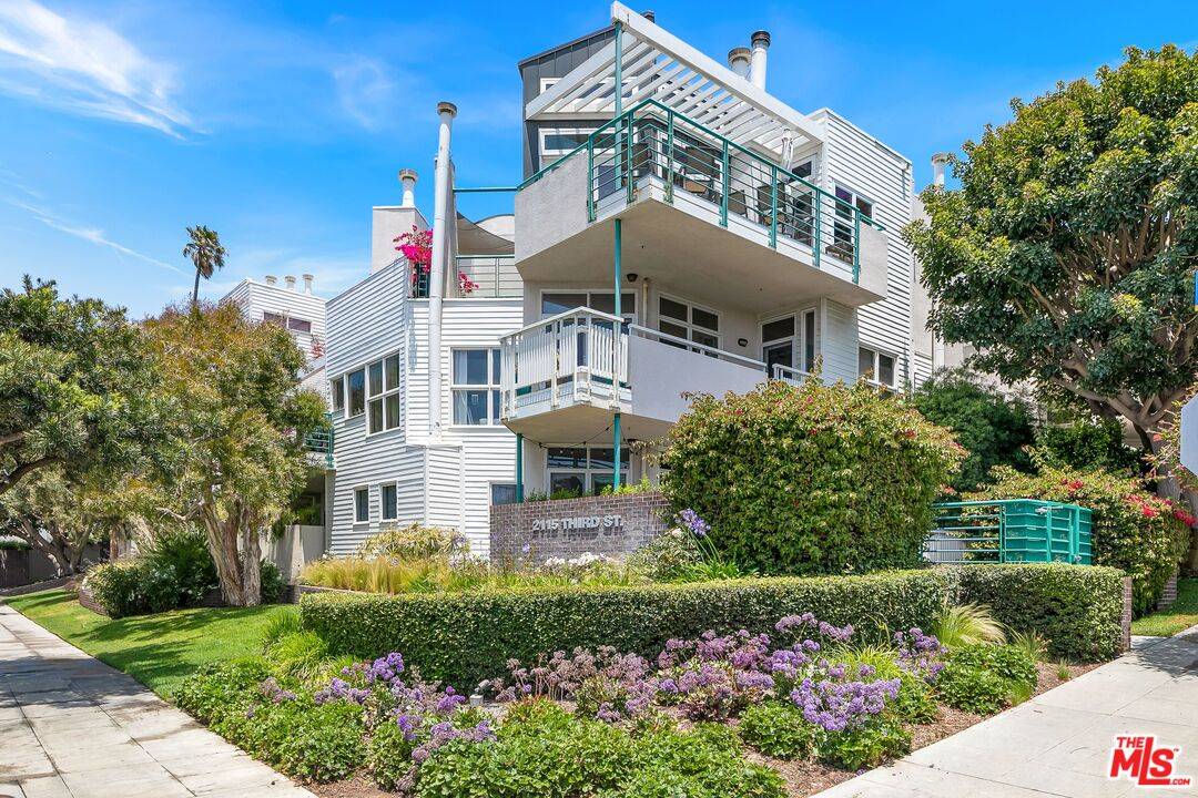 Santa Monica, CA 90405,2115 3rd St #104