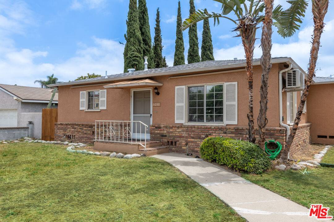 North Hollywood, CA 91601,5058 Colfax Ave