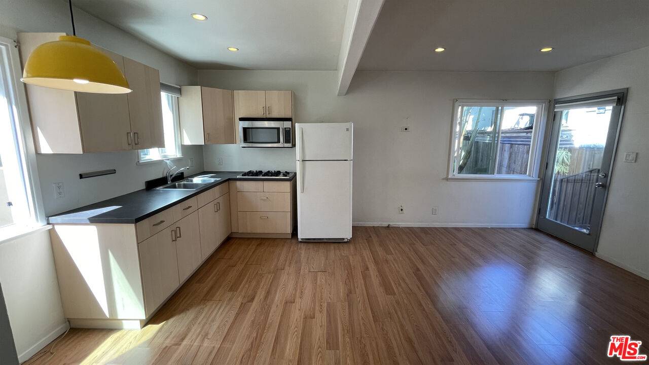 Marina Del Rey, CA 90292,732 Washington Blvd