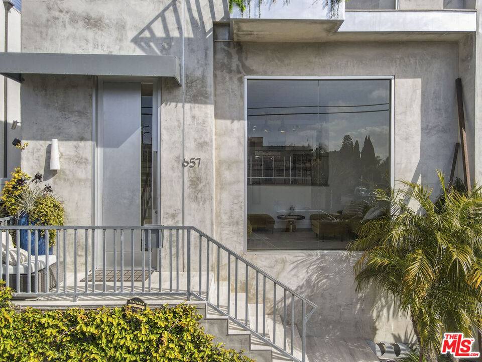 Venice, CA 90291,657 Mildred Ave