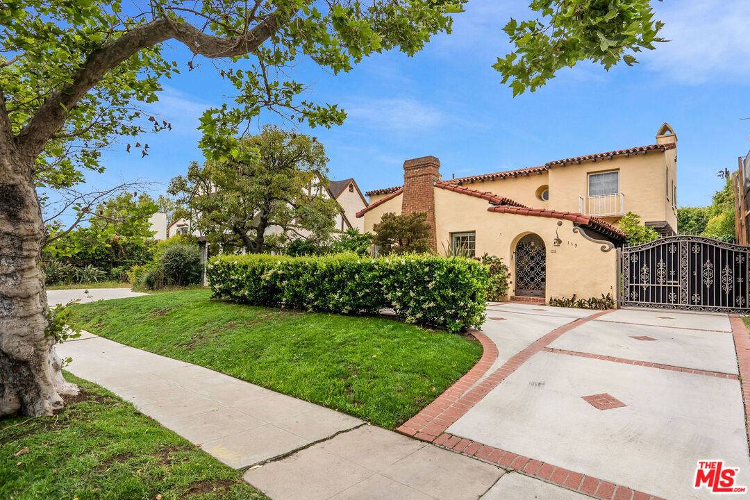 Los Angeles, CA 90036,119 S Highland Ave