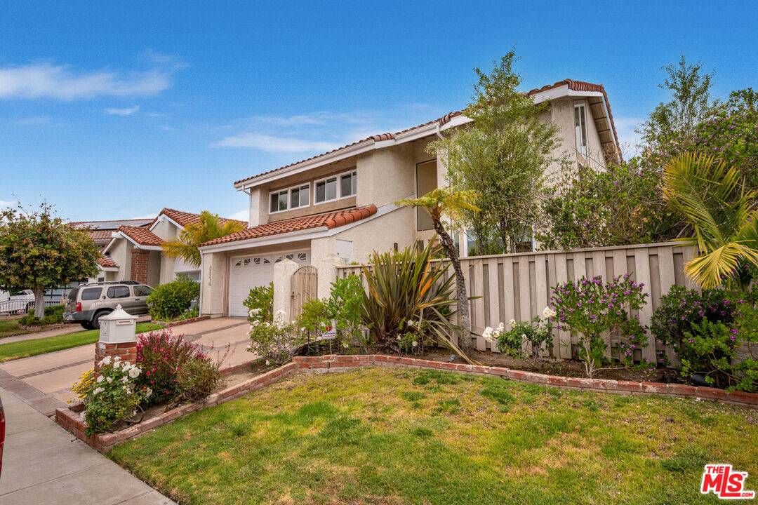 Culver City, CA 90232,3974 Astaire Ave