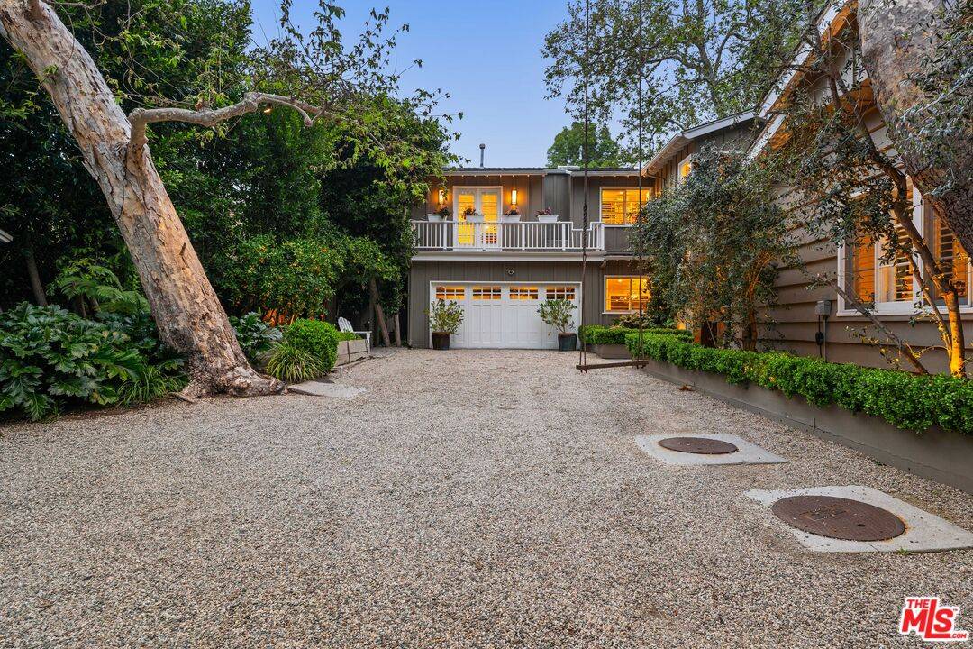 Los Angeles, CA 90049,3354 Mandeville Canyon Rd