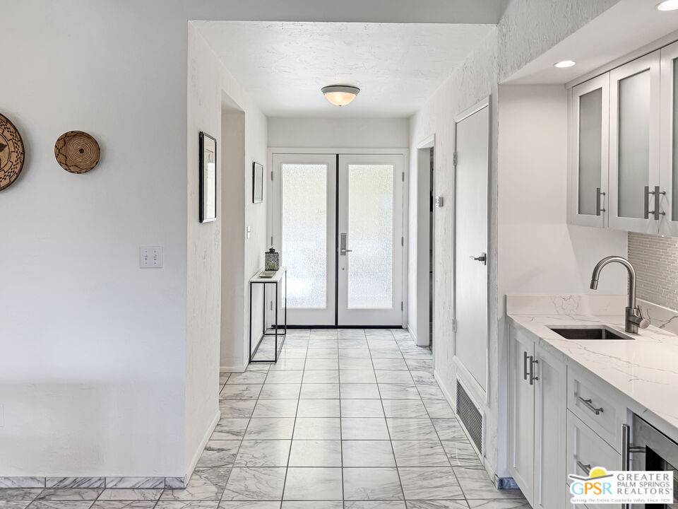 Palm Springs, CA 92264,2365 S Oakcrest Dr