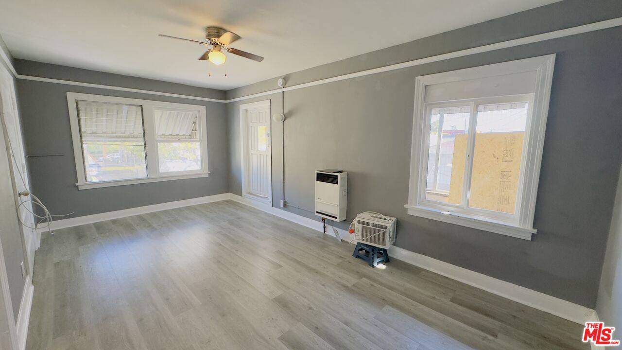 Los Angeles, CA 90006,1515 Menlo Ave #1/2