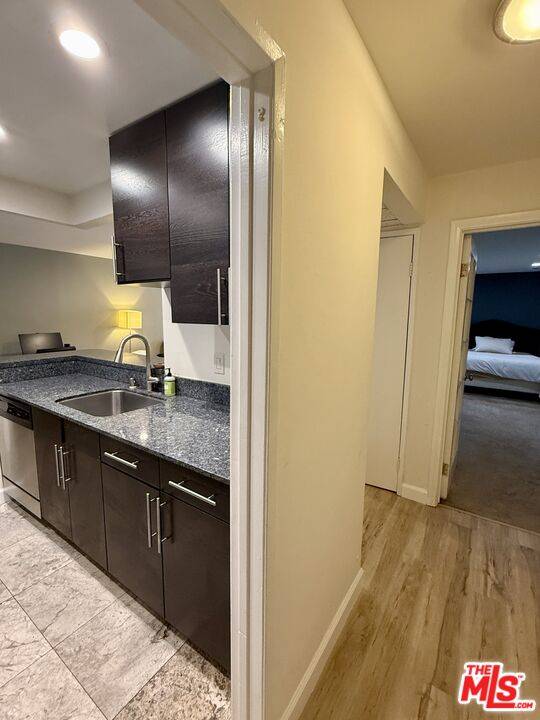 West Hollywood, CA 90069,8530 Holloway Dr #217