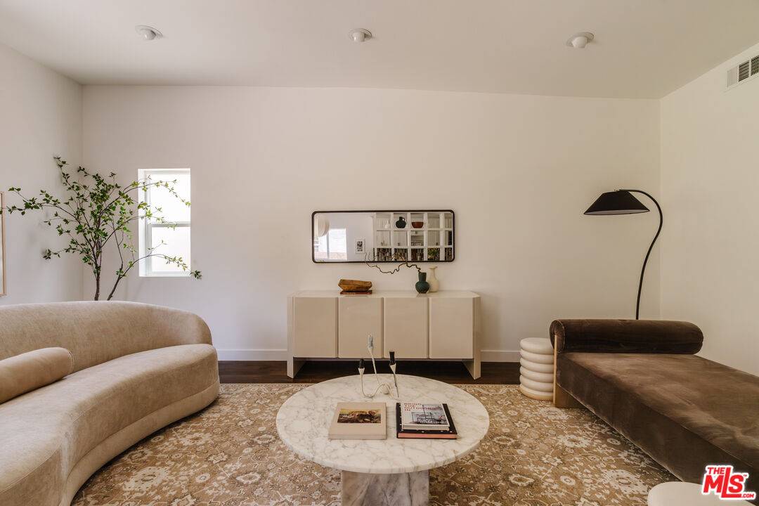 Los Angeles, CA 90016,2939 Chesapeake Ave