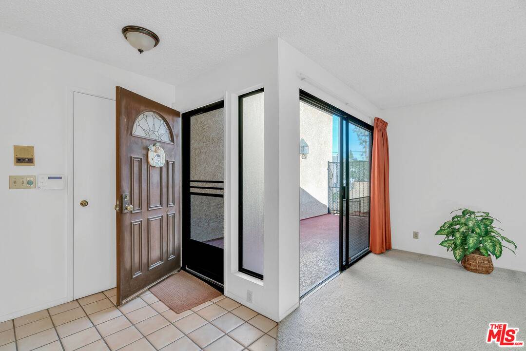 Van Nuys, CA 91406,7255 Balboa Blvd #20