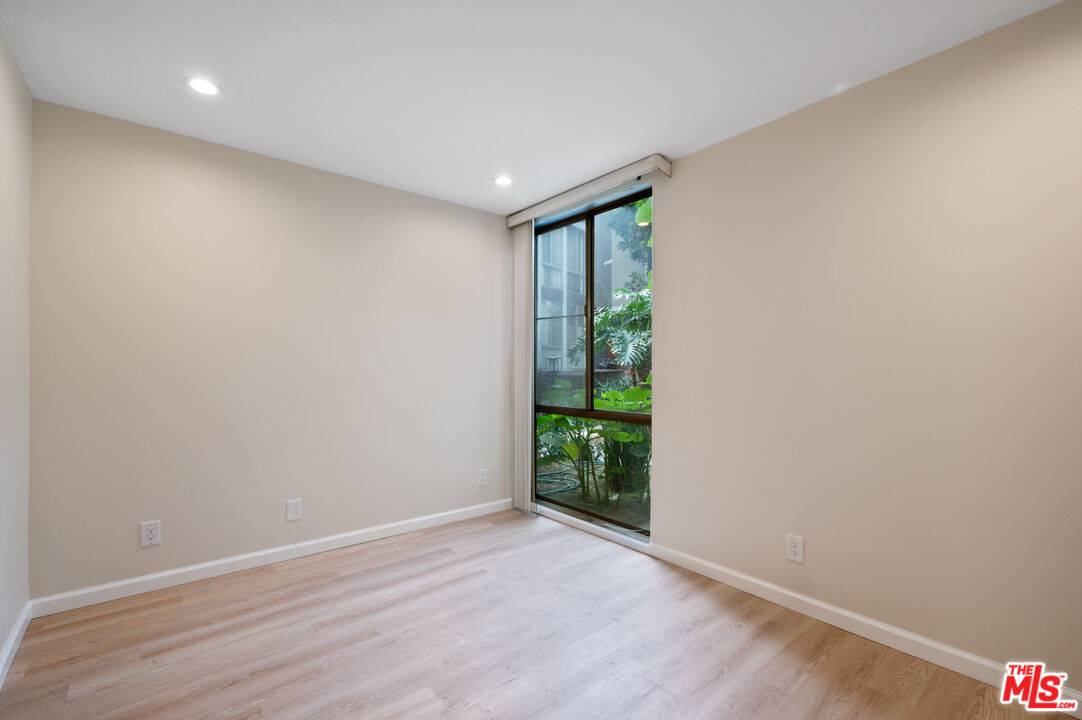 Culver City, CA 90230,6605 Green Valley Cir #109