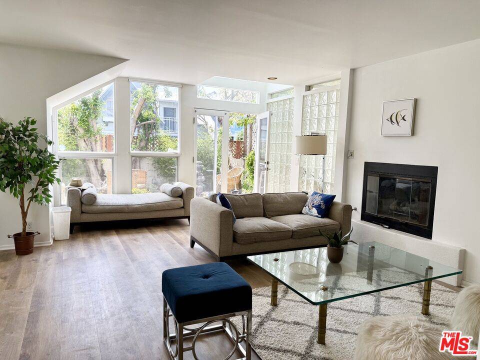 Venice, CA 90291,39 Westminster Ave