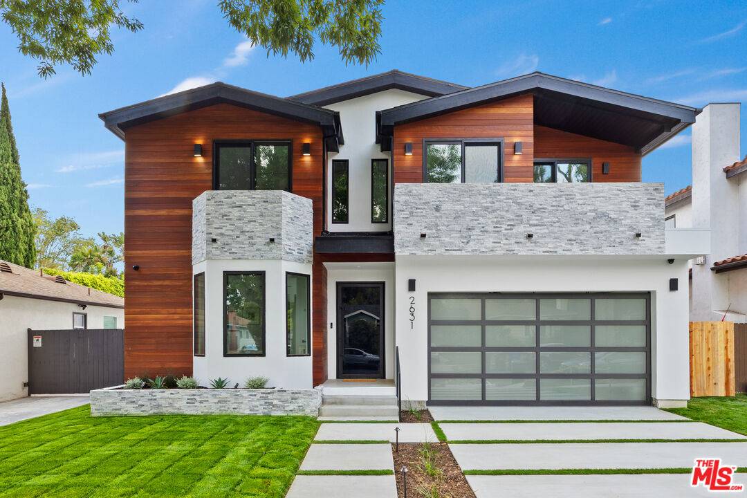 Los Angeles, CA 90034,2631 Castle Heights Pl