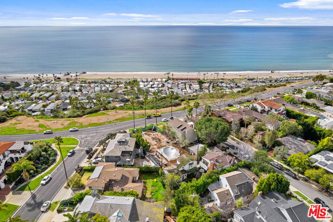 Pacific Palisades, CA 90272,15907 Asilomar Blvd