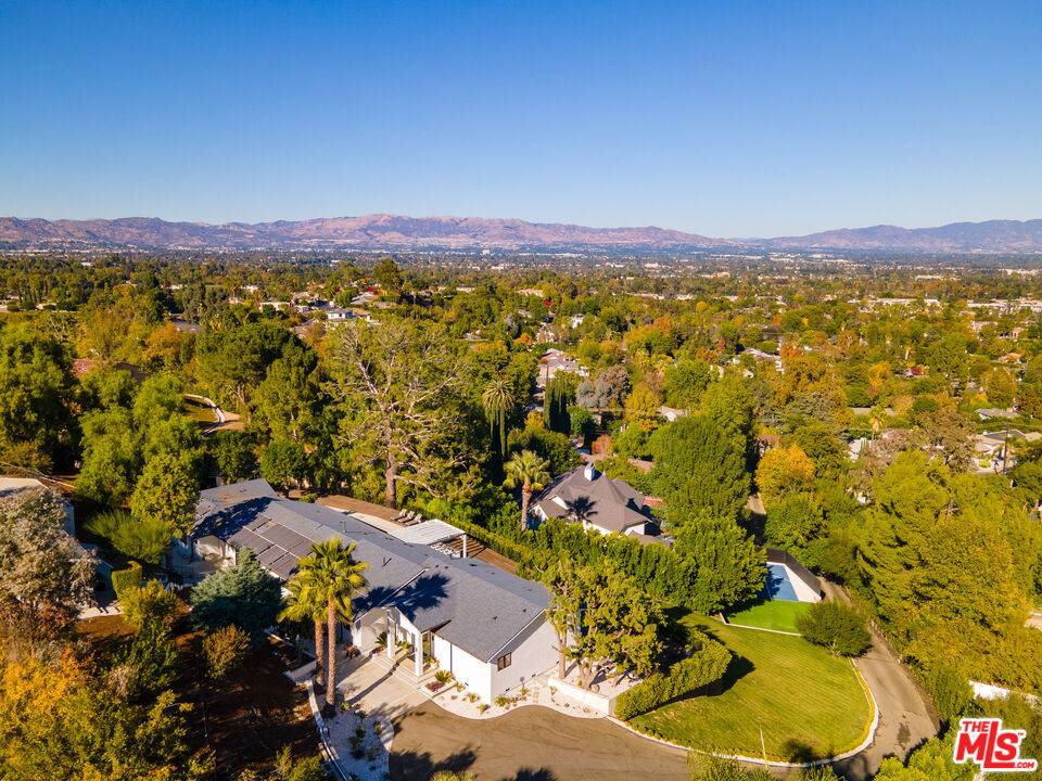 Tarzana, CA 91356,19536 Wells Dr