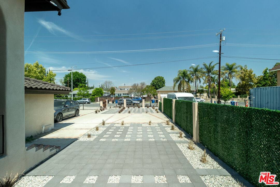 Winnetka, CA 91306,20456 Strathern St