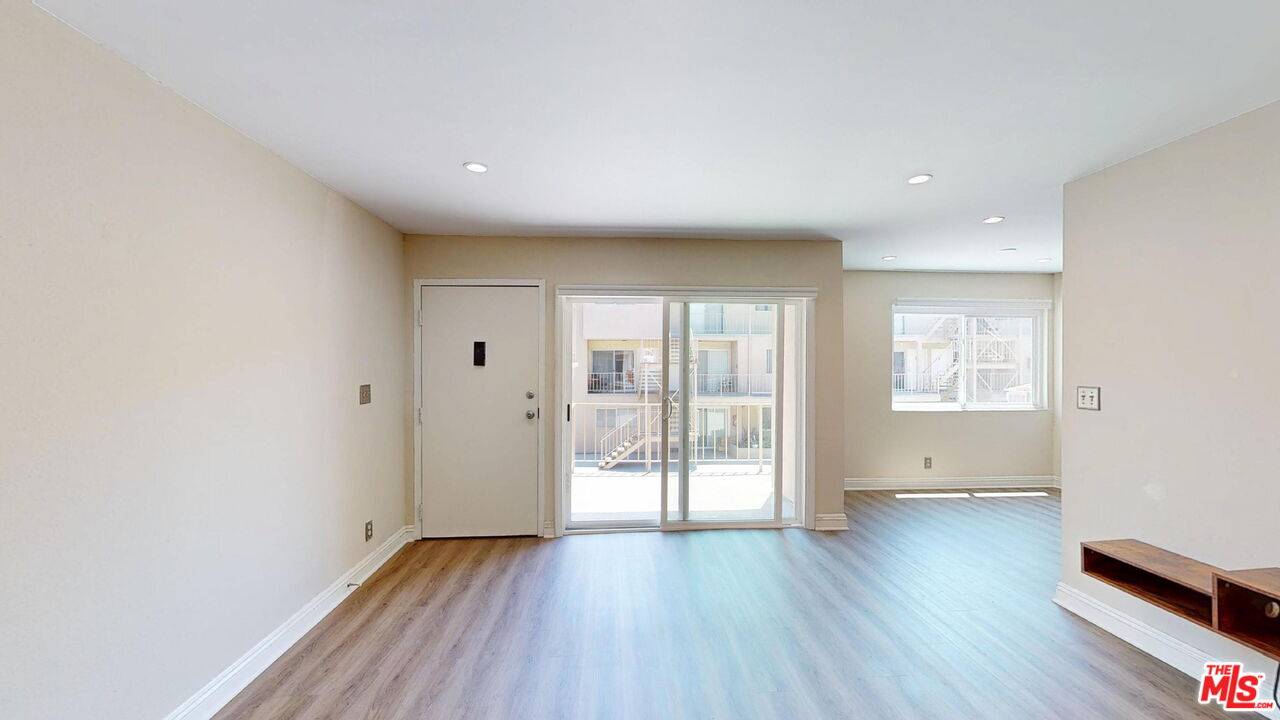 North Hollywood, CA 91602,10757 Hortense St #304