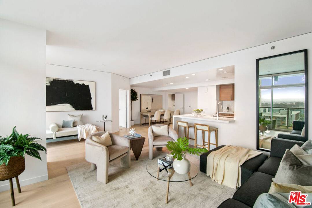 Marina Del Rey, CA 90292,13650 Marina Pointe Dr #1409