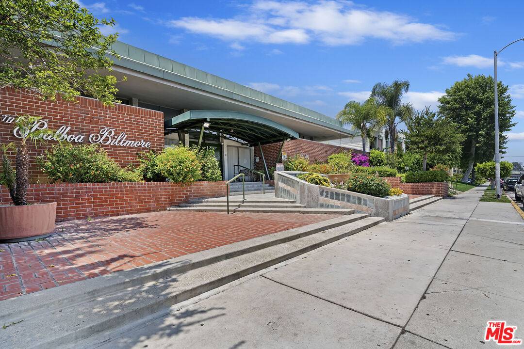 Encino, CA 91316,5301 Balboa Blvd #K4
