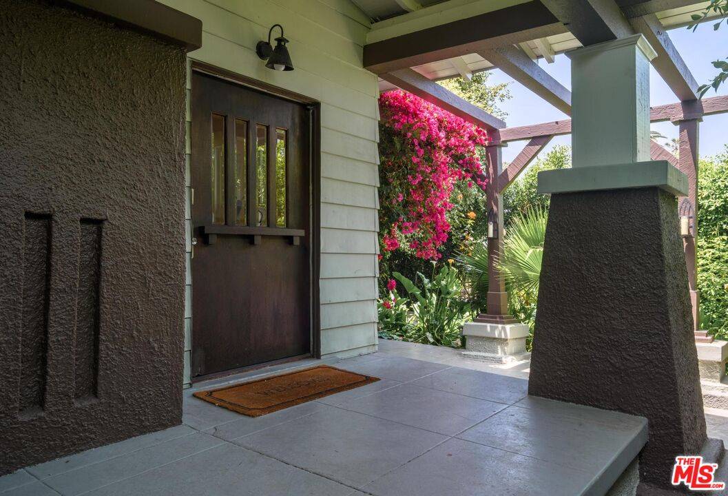Los Angeles, CA 90062,5200 S Wilton Pl