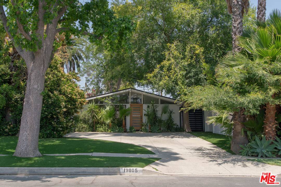 Woodland Hills, CA 91367,19805 Hamlin St