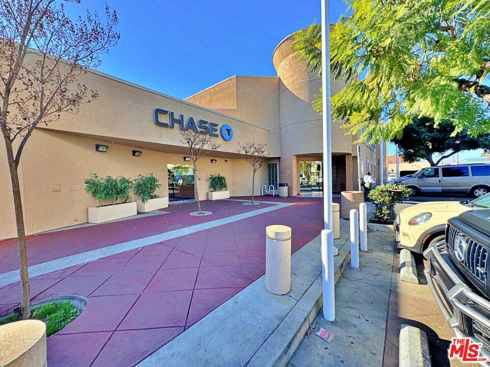 Los Angeles, CA 90002,10221 Compton Ave