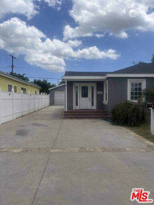 Tarzana, CA 91335,Delano St