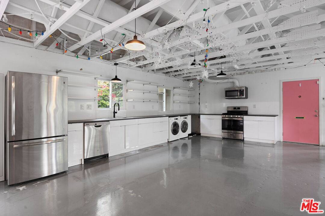 Santa Monica, CA 90402,227 Alta Ave