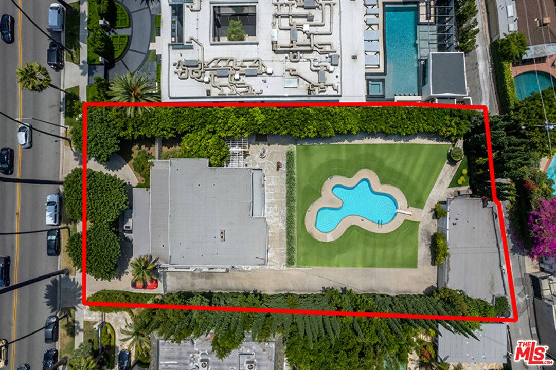 Beverly Hills, CA 90210,523 N Canon Dr