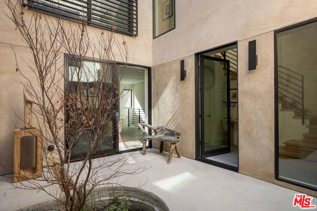 West Hollywood, CA 90069,927 Hilldale Ave