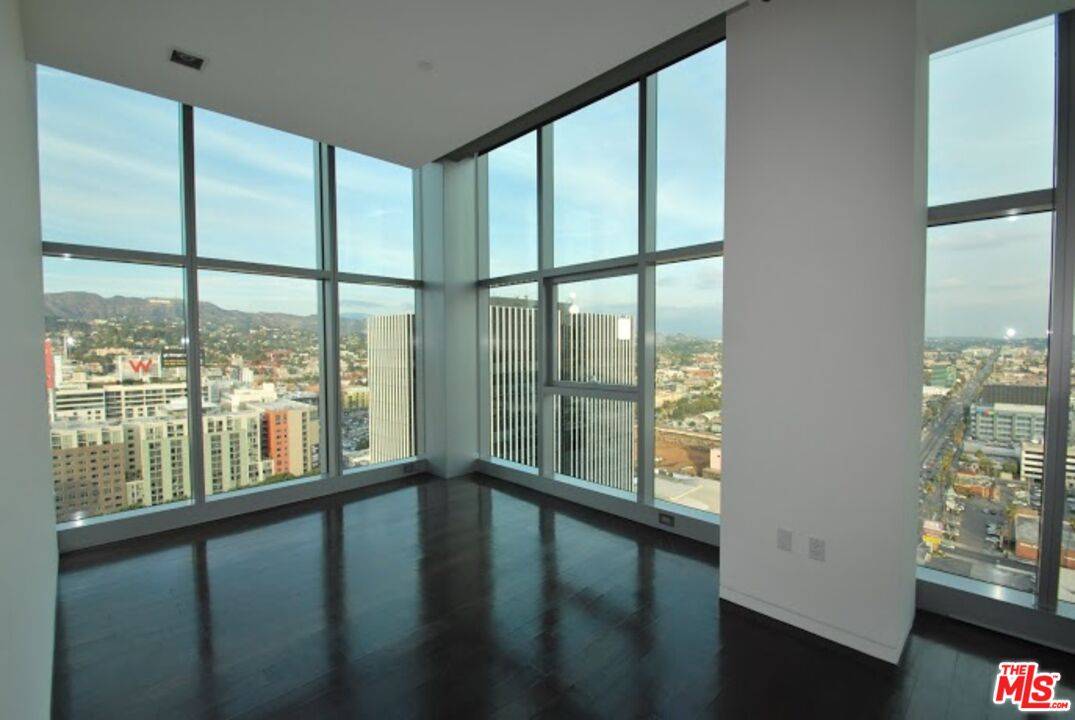 Los Angeles, CA 90028,1480 VINE ST #1101