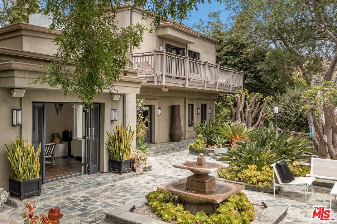 Los Angeles, CA 90046,7770 Firenze Ave