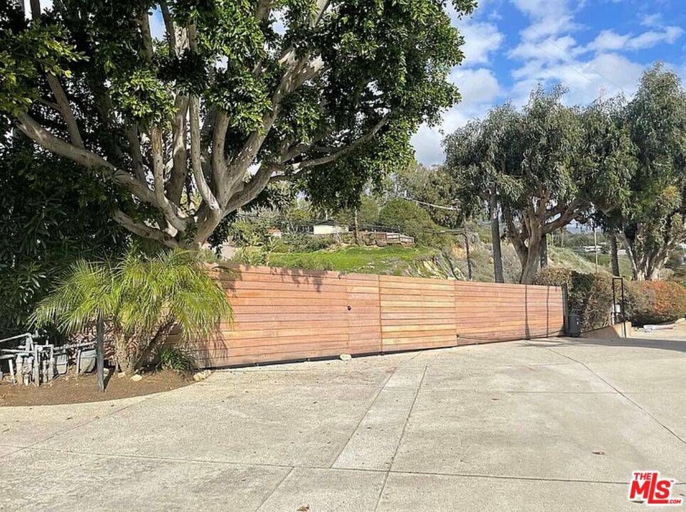 Malibu, CA 90265,27400 Pacific Coast Hwy #104