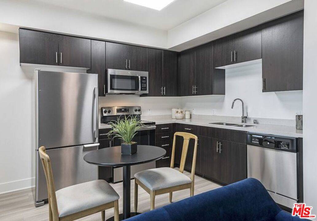 Glendale, CA 91204,521 W Colorado ST #215