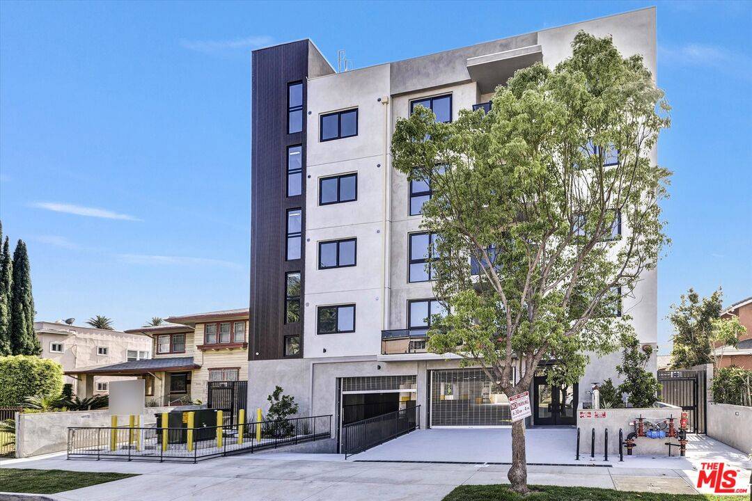 Los Angeles, CA 90019,1537 S Wilton Pl #401