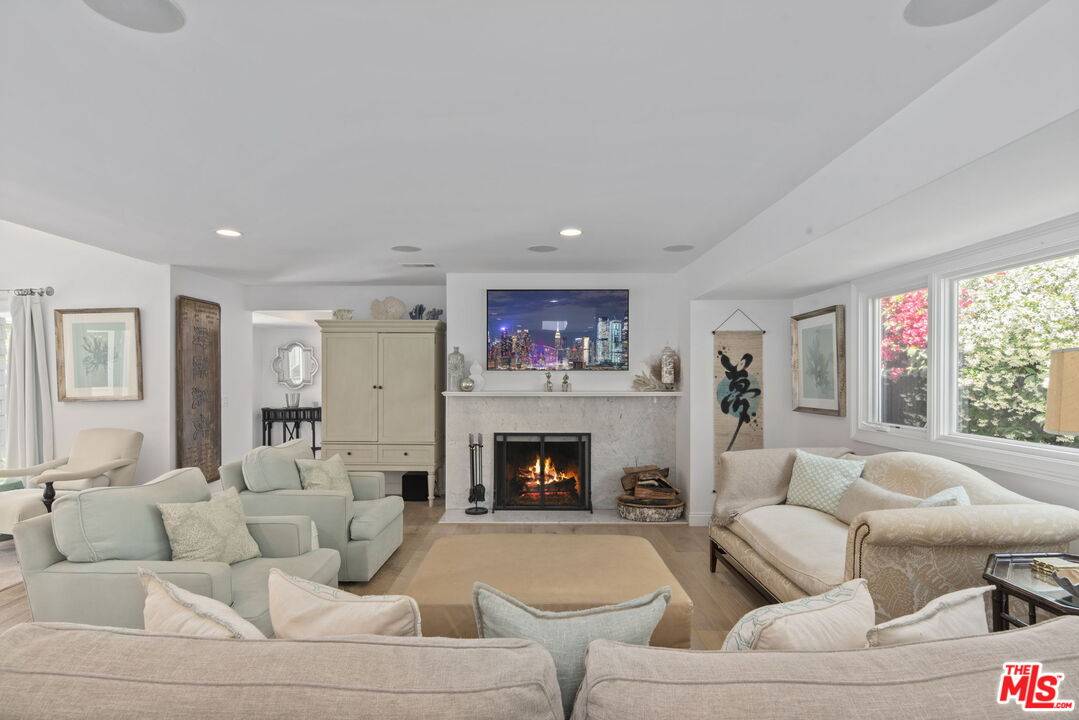 Santa Monica, CA 90402,207 10th Street