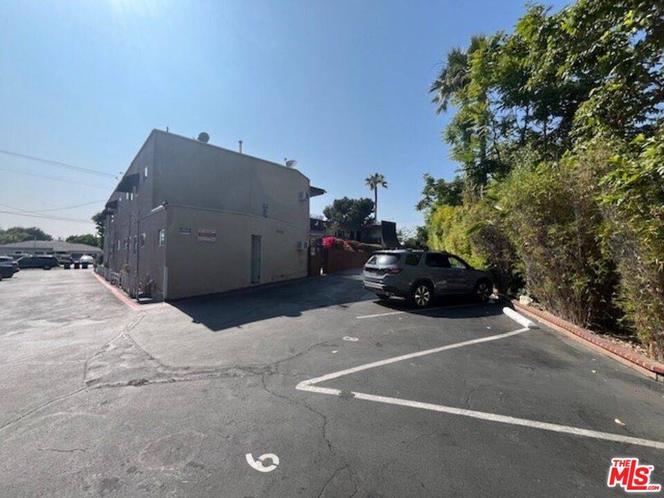 Van Nuys, CA 91401,13060 Victory Blvd