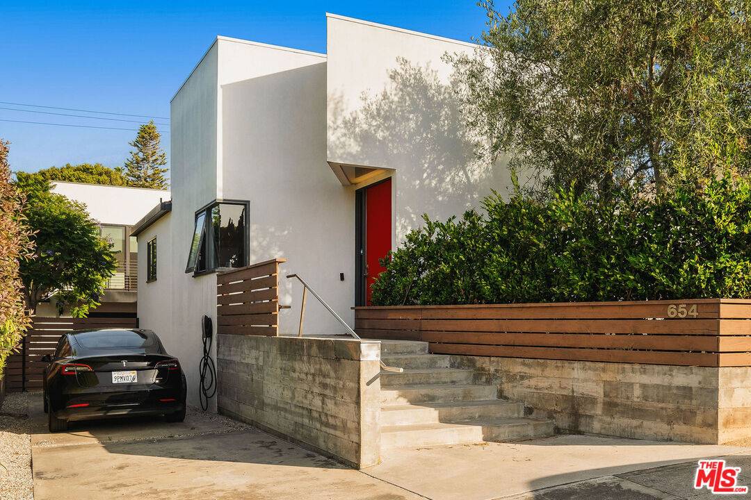 Santa Monica, CA 90405,654 Hill St